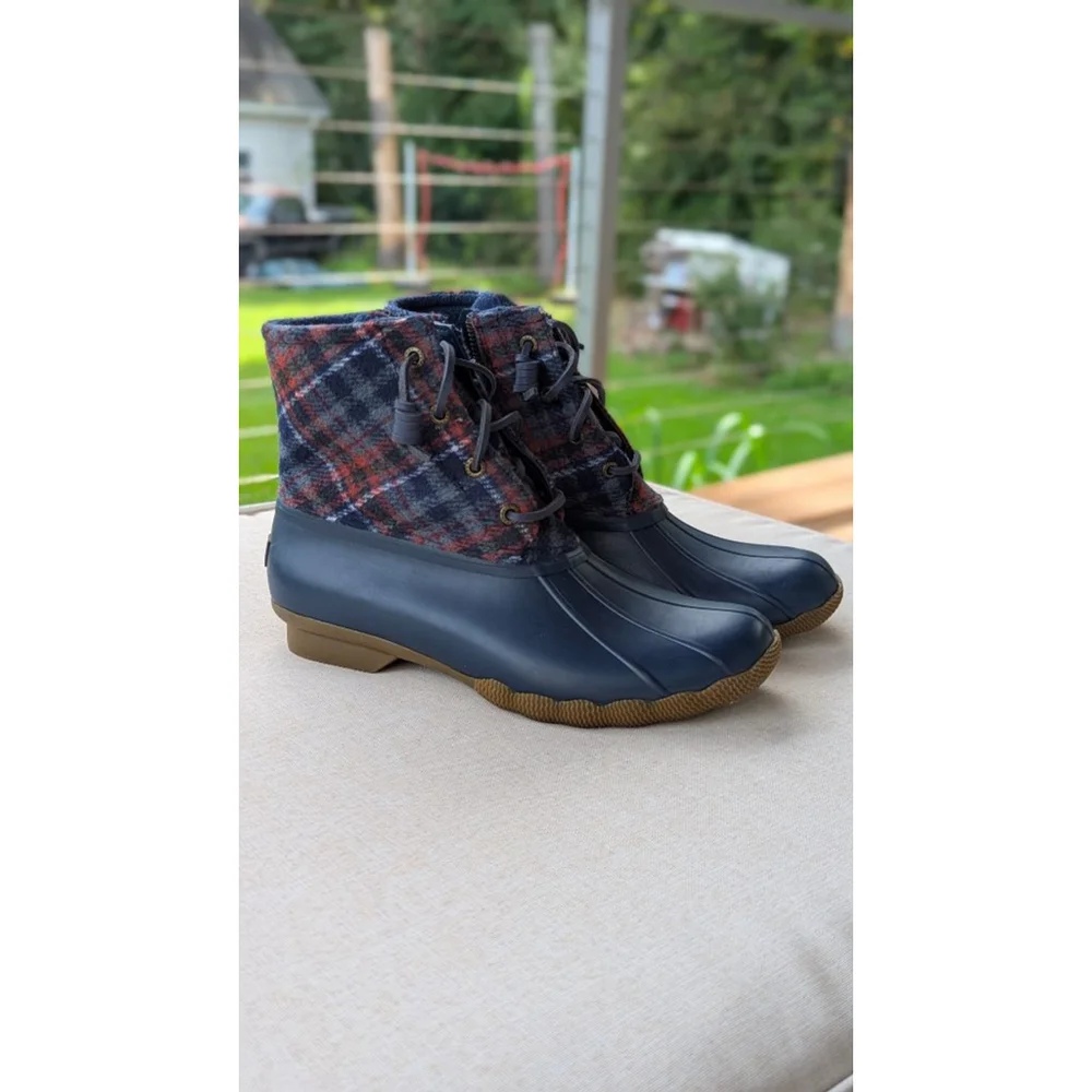 Women's Sperry Navy Plaid Duck Winter Rain Boots US 8